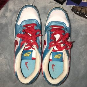 Women’s Size 10 Nike Shoes